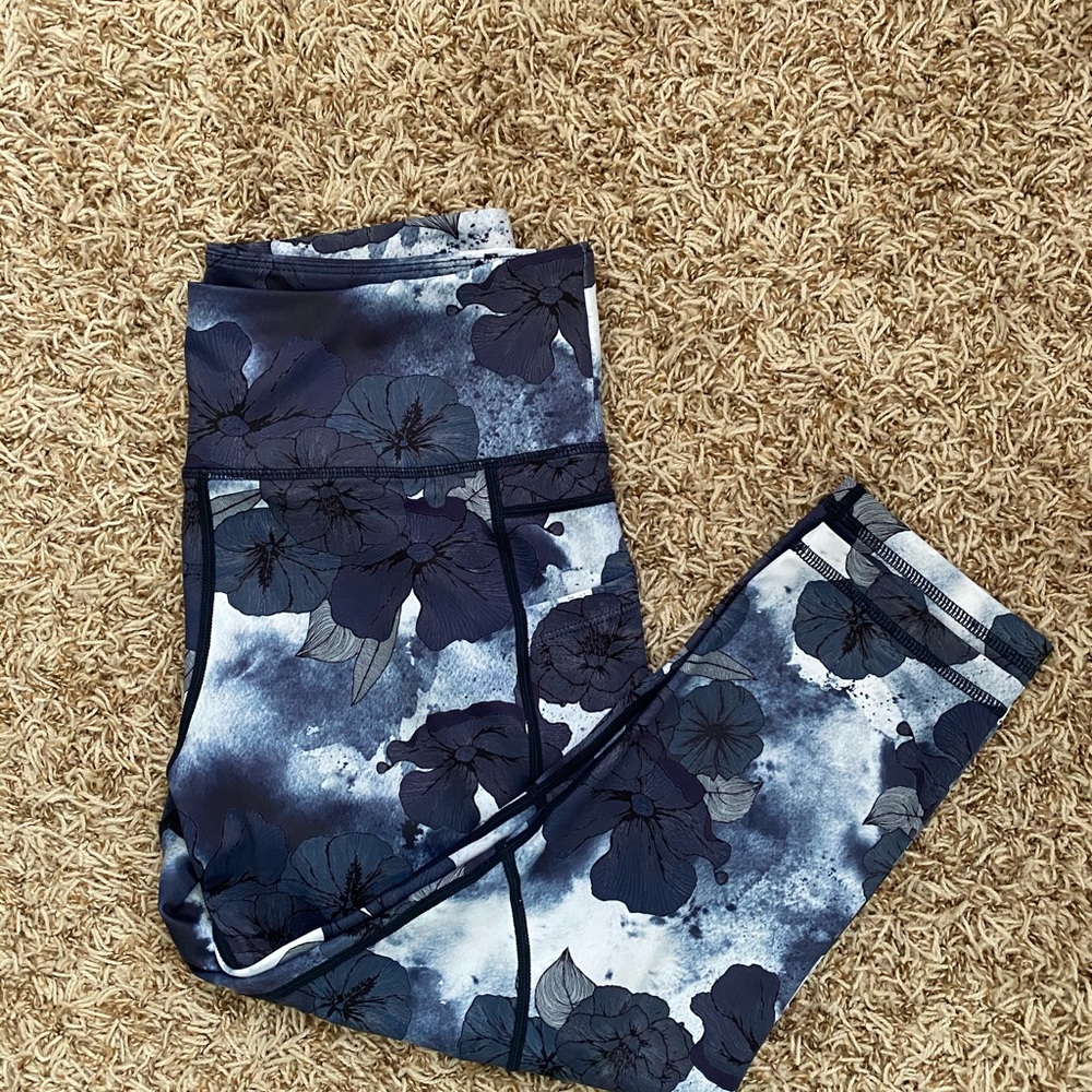 Zyia Navy Floral Pocket LNT